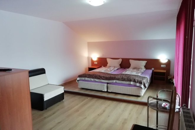 Studio with bathroom and balcony 