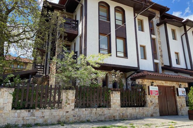 Valentina Heights , Funky 1 bedroom R17