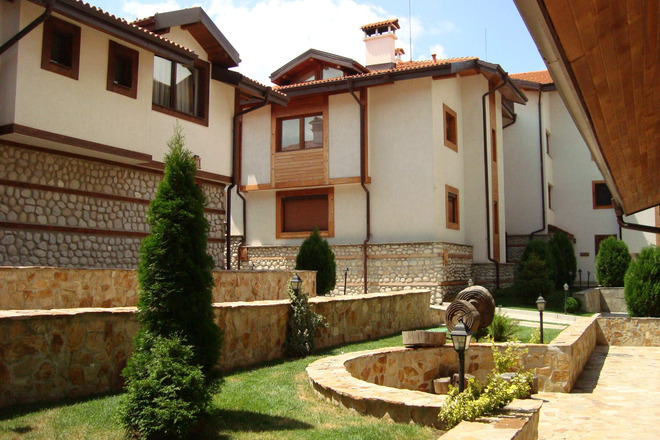 One Bedroom Apartment close to Town Center