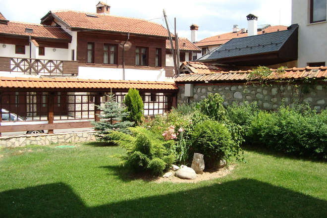 One Bedroom Apartment close to Town Center