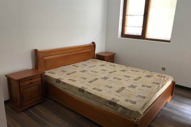 Spacious 2 bedroom apartment near the center 