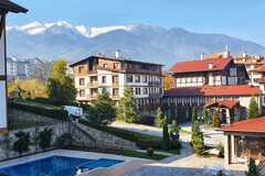 Monthly Apartment Rentals: Mountain View Spa Apartment