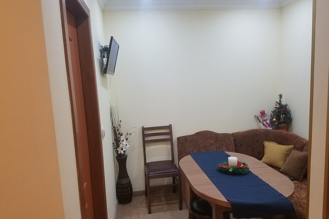 2 bedroom Apartment next to gondola 