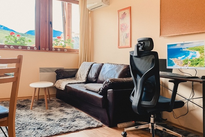 Breathtaking View 1BR Workplace apt, two ISP, Free Bike rent