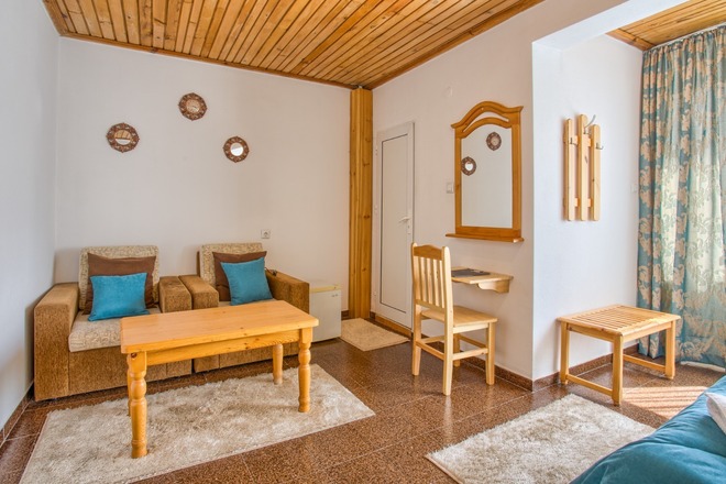Private Ensuite Room in a Coliving House w/ Balcony 