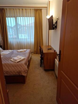 2 BEDROOM APARTMENT 2 min from the gondola 