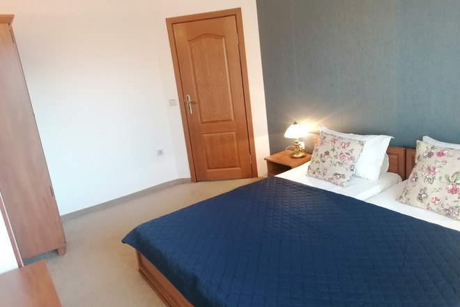 2 BEDROOM APARTMENT 2 min from the gondola 
