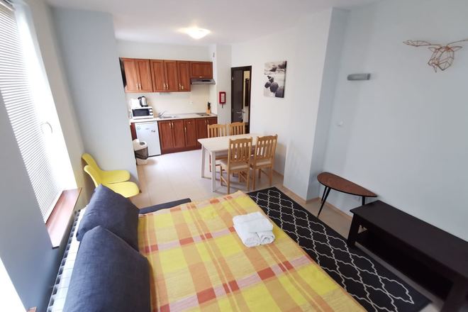 Valentina Heights , Funky 1 bedroom R17
