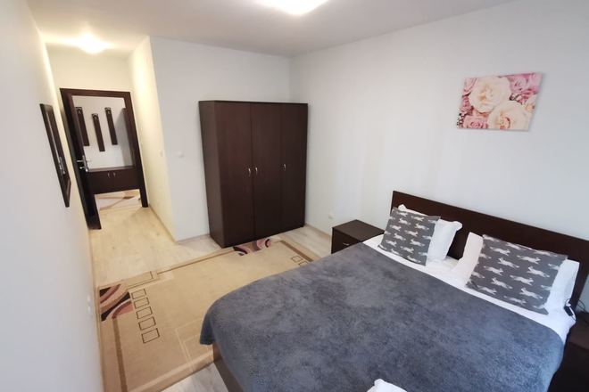 Valentina Heights , Funky 1 bedroom R17