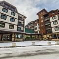 Monthly Apartment Rentals: One bedroom apartment 50m to the Gondola!