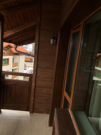 One bedroom apartment 50m to the Gondola!