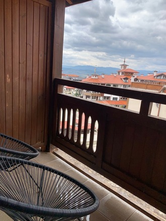 One bedroom apartment 50m to the Gondola!