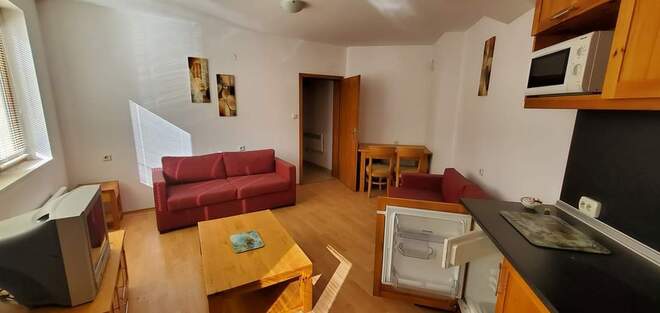 River Residence - Nice sized apartment in a good location to town
