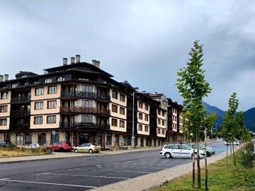 Monthly Apartment Rentals: Rila Mountain View Apartament  (close to gondola lift)