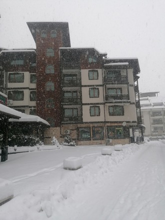 Studio for rent next to gondola 