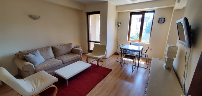 Snow House 2 - Apt 8, a nice sized one bedroom nr town center 