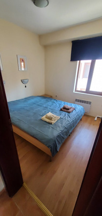 Snow House 2 - Apt 8, a nice sized one bedroom nr town center 