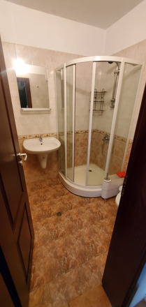 Snow House 2 - Apt 8, a nice sized one bedroom nr town center 