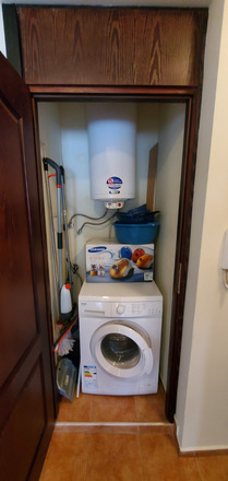 Snow House 2 - Apt 8, a nice sized one bedroom nr town center 
