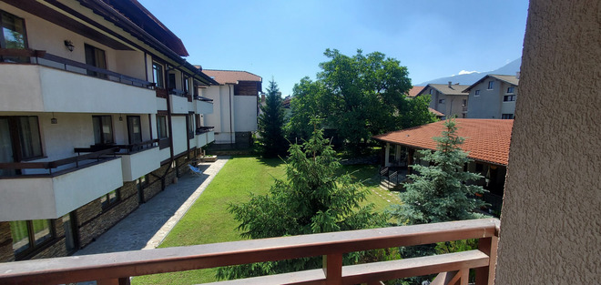 Snow House 2 - Apt 8, a nice sized one bedroom nr town center 