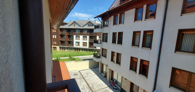 Snow House 2 - Apt 8, a nice sized one bedroom nr town center 