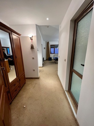 One bedroom apartment 50m to the Gondola!