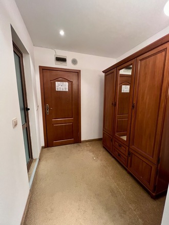 One bedroom apartment 50m to the Gondola!