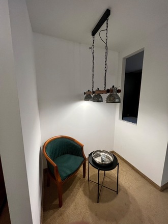 One bedroom apartment 50m to the Gondola!