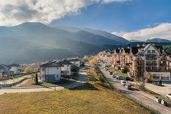 Monthly Apartment Rentals: Breathtaking View 1BR Workplace apt, two ISP, Free Bike rent