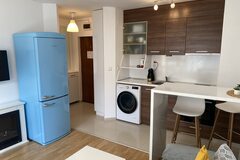 Monthly Apartment Rentals: 1BR on Close to Gondola super fast ISP+ Workspace