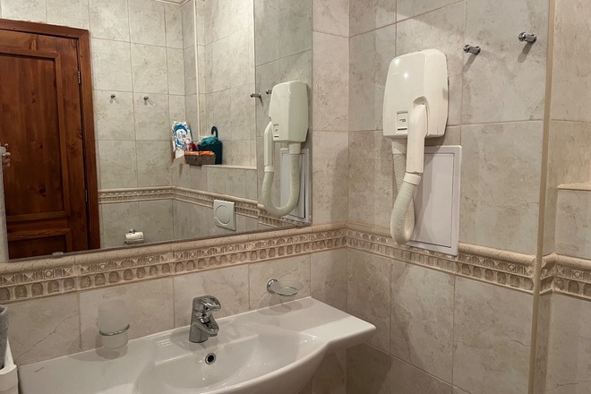 Spacious 1-Bedroom Apartment 