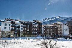 Monthly Apartment Rentals: Large 1BR apartment - Bask in the Sun and enjoy Mountain Views