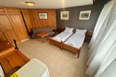 Monthly Apartment Rentals: Sunny room and big balcony 