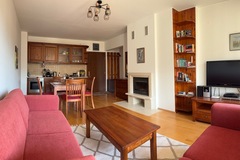 Monthly Apartment Rentals: Слънчев, просторен, панорамен апартамент в Банско