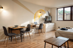 Monthly Apartment Rentals: Parkside Lane Studio 1